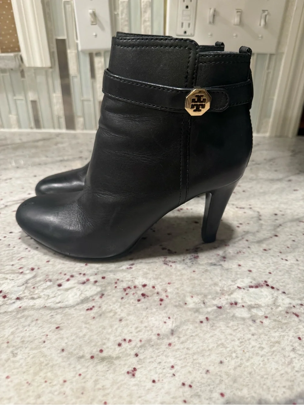 Tory Burch US 8.5M Bristol Black Leather Belted Logo Ankle Boots Booties